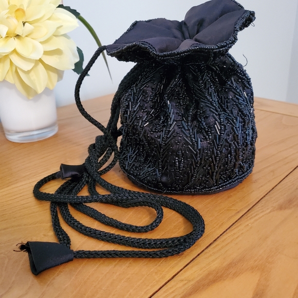 unbranded Handbags - Vintage Beadwork Unbranded Small Purse, bag. Pretty design all in black beads.